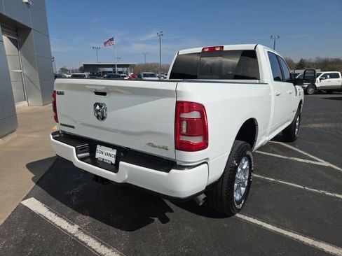 Used 2024 RAM 2500 Laramie AWD/4WD image 3