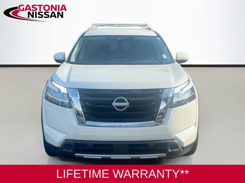Used 2024 Nissan Pathfinder SL w/ Cargo Package image 2