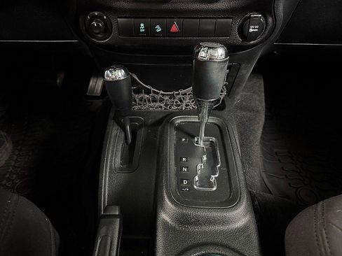 Used 2017 Jeep Wrangler Sport AWD/4WD image 18