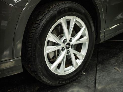 Used 2023 Audi Q3 2.0T Premium image 3