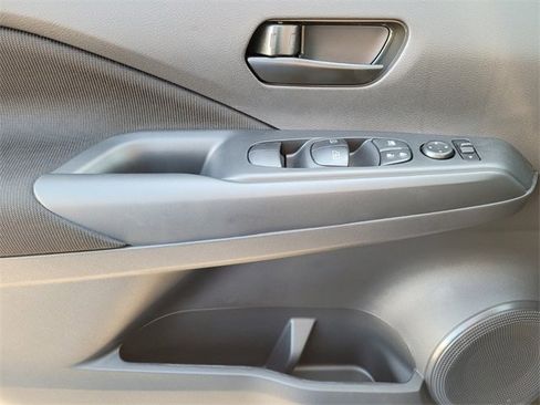 New 2025 Nissan Kicks Play S image 20