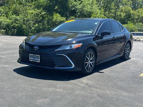 Used 2024 Toyota Camry XLE FWD image 9