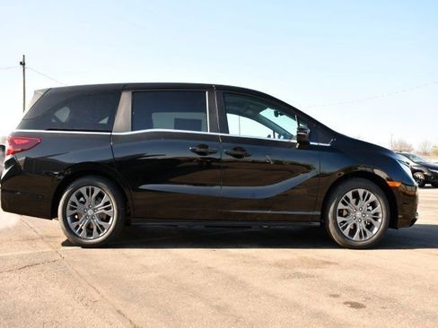 New 2026 Honda Odyssey Touring image 8