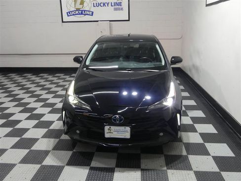 Used 2022 Toyota Prius FWD image 3