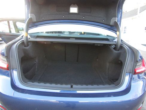 Used 2021 BMW 330i xDrive Sedan w/ Convenience Package image 16