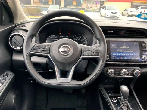 Used 2024 Nissan Kicks SV FWD image 5