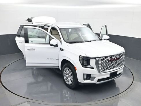 Used 2023 GMC Yukon Denali AWD/4WD image 30