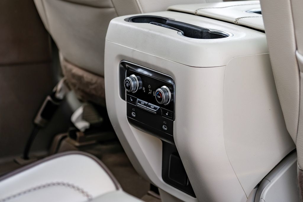 Used 2022 GMC Yukon Denali AWD/4WD image 43