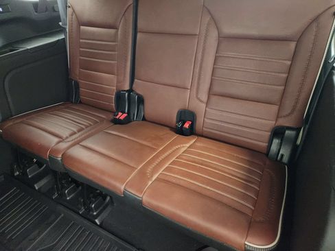 Used 2023 GMC Yukon XL Denali Ultimate AWD/4WD image 32