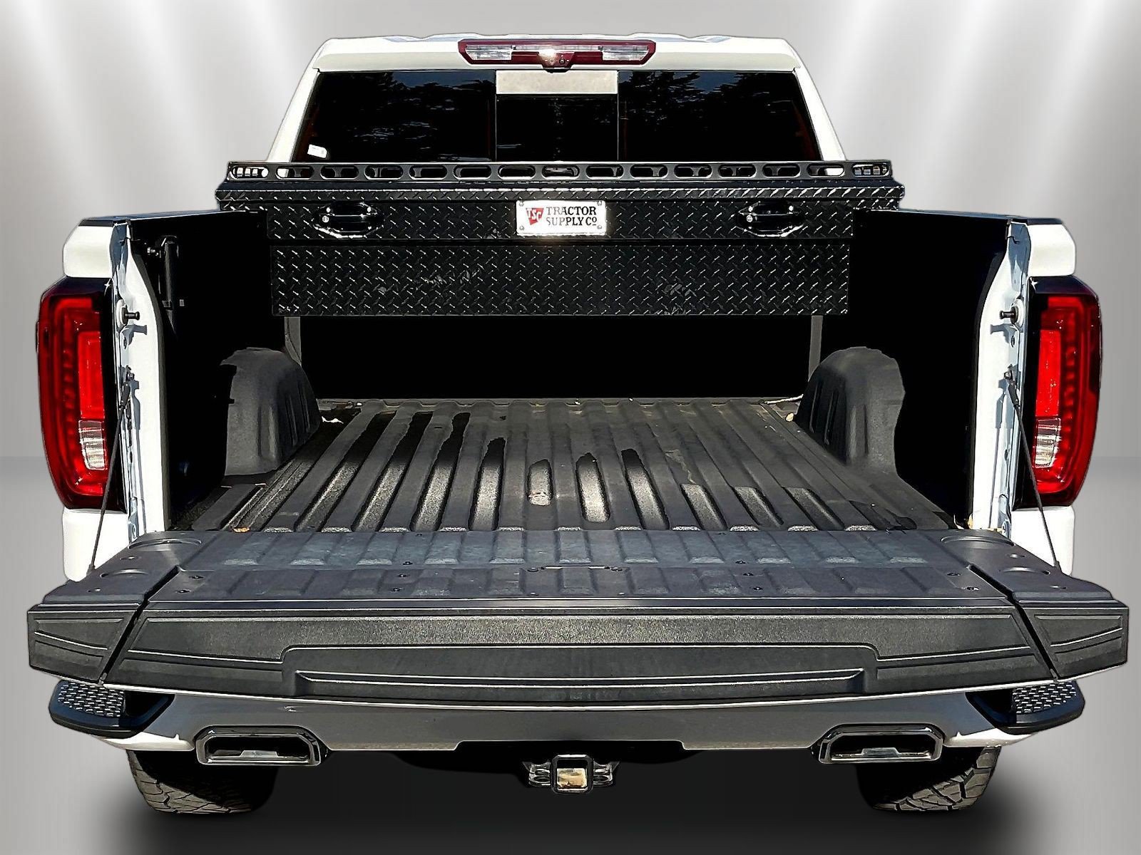 Used 2024 GMC Sierra 1500 AT4 w/ Technology Package AWD/4WD image 9