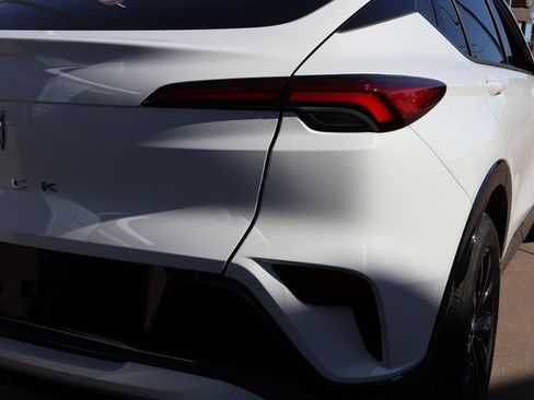 Used 2025 Buick Envista Sport Touring image 15