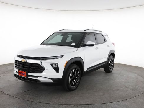 Certified 2025 Chevrolet TrailBlazer LT w/ Driver Confidence Package AWD/4WD image 5