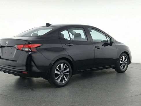 Used 2025 Nissan Versa SV image 9