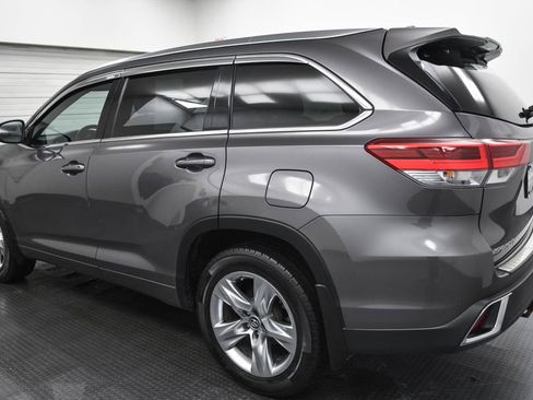 Used 2018 Toyota Highlander image 5