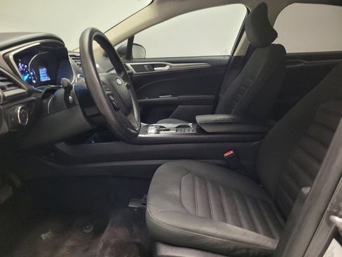 Used 2017 Ford Fusion SE FWD image 17