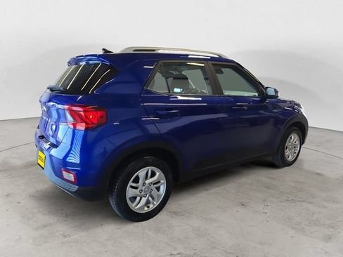 Used 2021 Hyundai Venue SEL FWD image 5