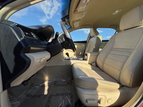 Used 2016 Toyota Camry XLE image 3
