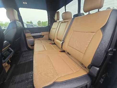 Used 2024 Ford F350 Lariat w/ Lariat Ultimate Package AWD/4WD image 17