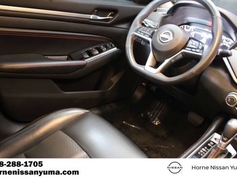 Used 2023 Nissan Altima 2.5 SR FWD image 8