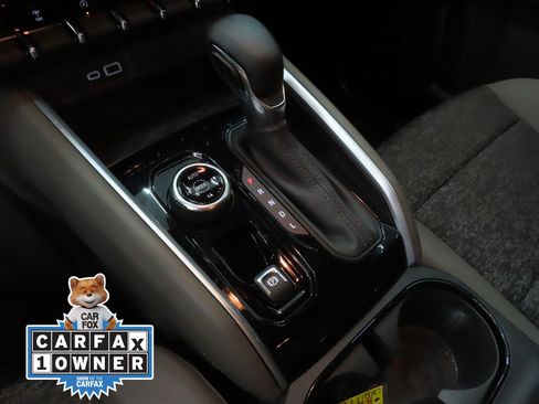 Used 2024 Chevrolet Colorado ZR2 w/ Technology Package AWD/4WD image 17