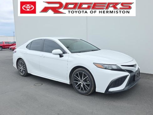 Certified 2023 Toyota Camry SE FWD image 1