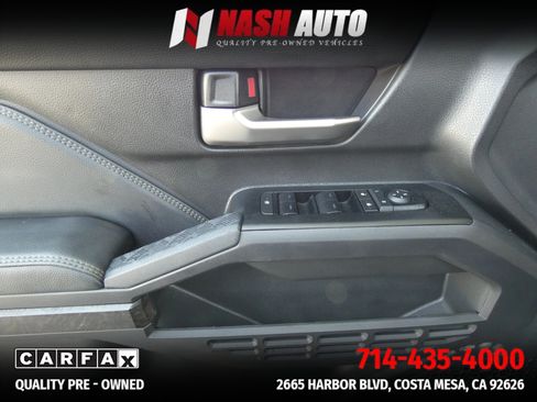 Used 2025 Toyota Tacoma Limited AWD/4WD image 61