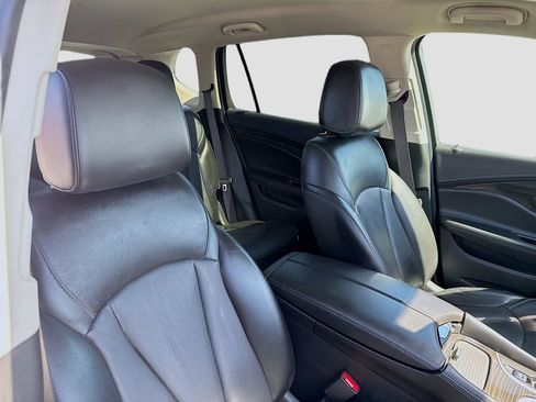 Used 2020 Buick Envision Essence image 23