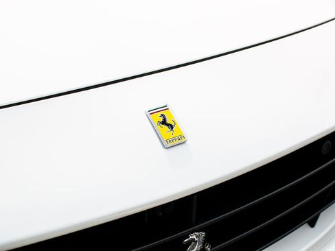 Used 2015 Ferrari California T RWD image 6