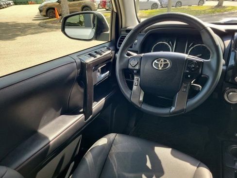 Used 2022 Toyota 4Runner TRD Off-Road Premium w/ Moonroof Package AWD/4WD image 19