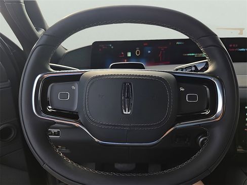 New 2025 Lincoln Navigator L Reserve w/ Jet Appearance Package image 18