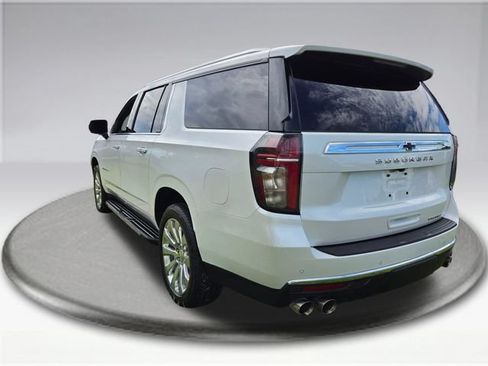 Used 2023 Chevrolet Suburban Premier RWD image 17
