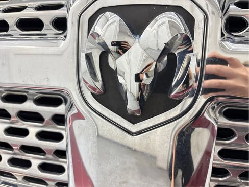 Used 2018 RAM 1500 Laramie w/ Convenience Group AWD/4WD image 34