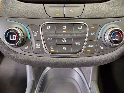 Used 2024 Chevrolet Malibu LT FWD image 32