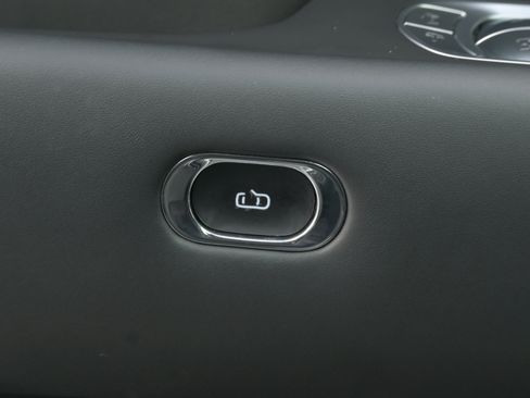 Used 2023 Genesis G90 3.5T AWD/4WD image 33