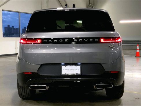 Used 2023 Land Rover Range Rover Sport SE image 4