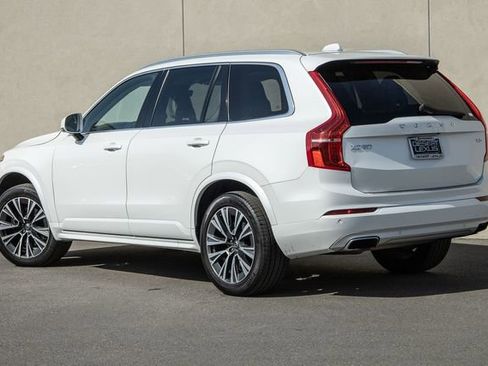 Used 2020 Volvo XC90 T5 Momentum image 3