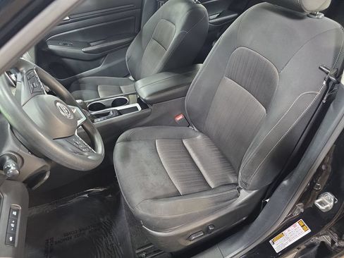 Used 2024 Nissan Altima 2.5 SV FWD image 14