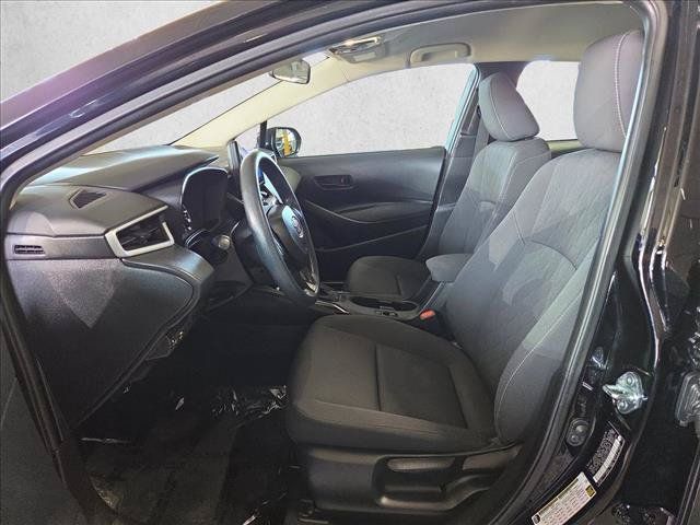 Used 2025 Toyota Corolla LE FWD image 15
