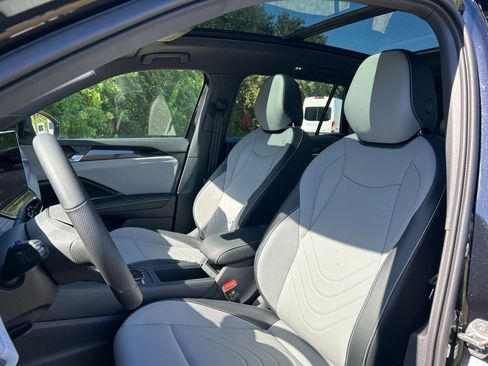New 2026 Volkswagen Tiguan SE R-Line FWD image 15