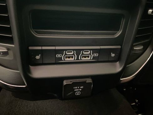 Used 2024 RAM 2500 Laramie AWD/4WD image 27
