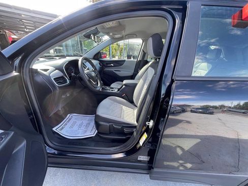 Used 2020 Chevrolet Equinox LS FWD image 4