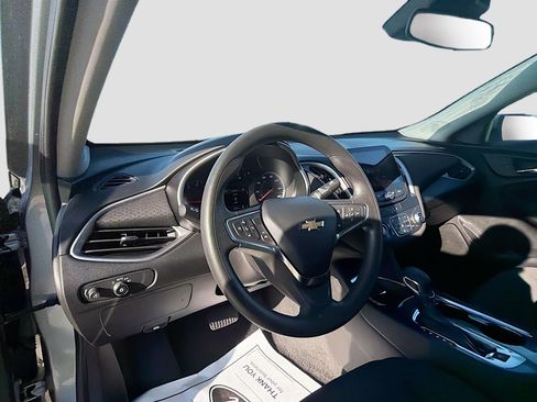 Used 2025 Chevrolet Malibu LT FWD image 12