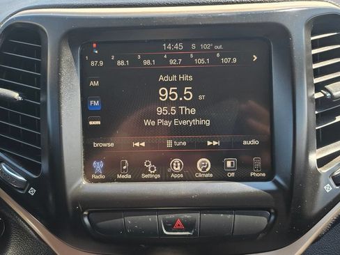 Used 2015 Jeep Cherokee Latitude AWD/4WD image 34