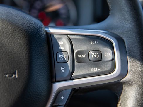 Used 2025 RAM 3500 Big Horn AWD/4WD image 32