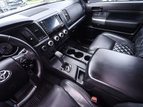 Used 2022 Toyota Sequoia TRD Sport AWD/4WD image 23