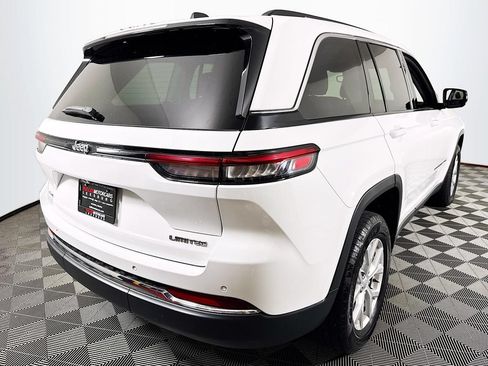 Used 2023 Jeep Grand Cherokee Limited AWD/4WD image 7