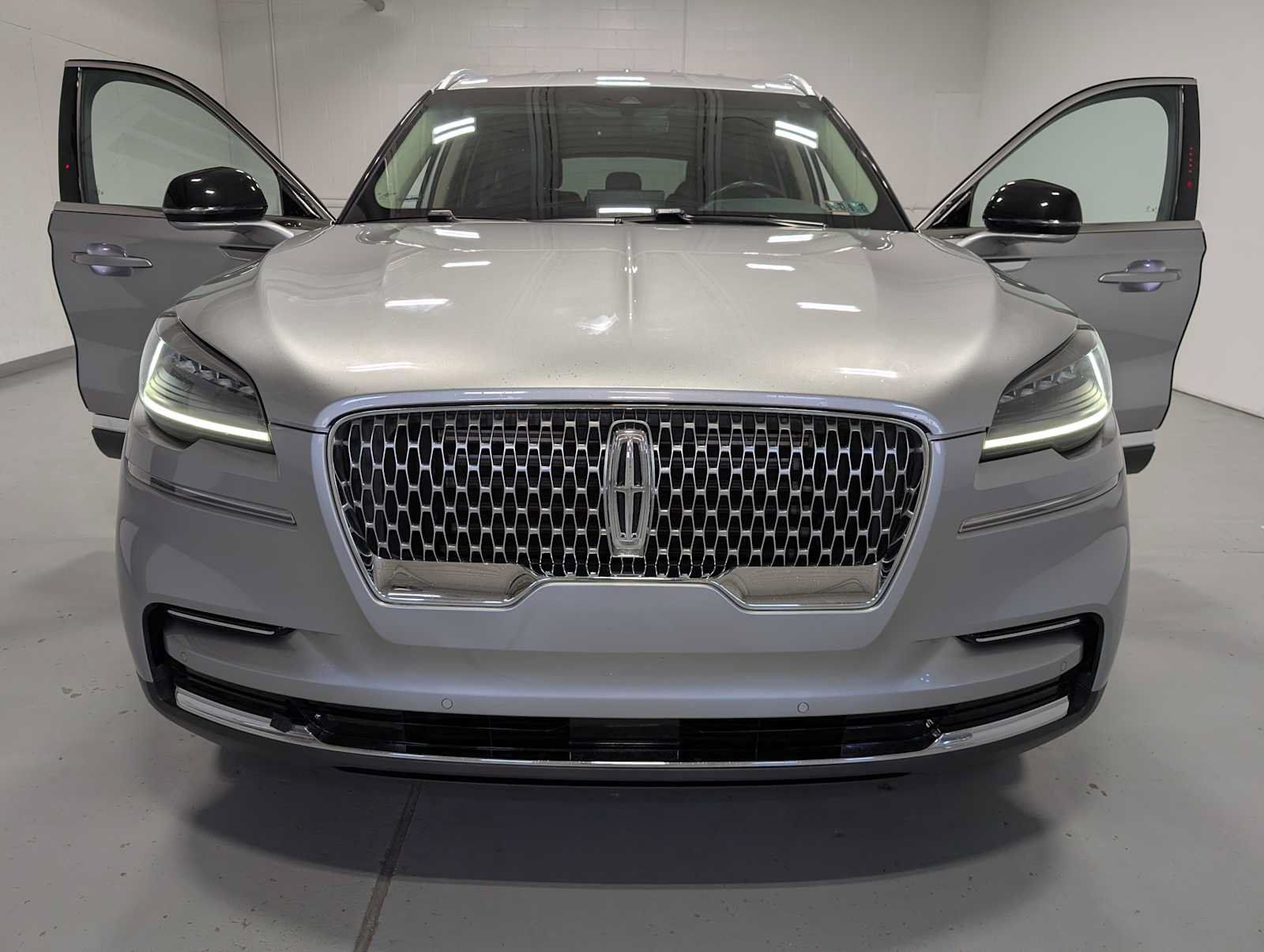 Used 2021 Lincoln Aviator AWD w/ Elements Package image 15