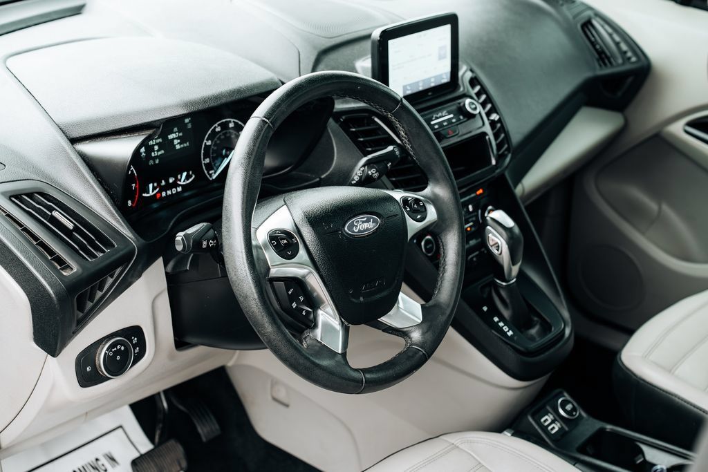 Used 2019 Ford Transit Connect Titanium w/ Titanium Premium Package FWD image 16