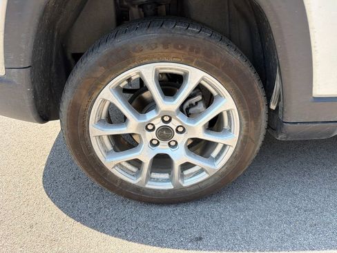 Used 2025 Jeep Compass Limited AWD/4WD image 7