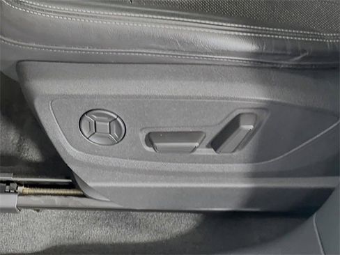 Used 2023 Audi e-tron Premium Plus w/ Premium Plus Package image 12